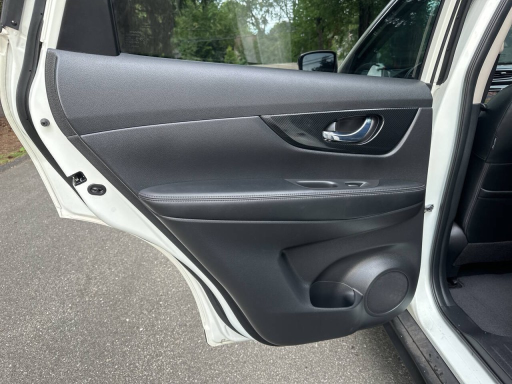 2018 Nissan Rogue Image 22