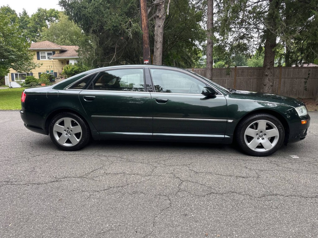 2004 Audi A8 Image 3