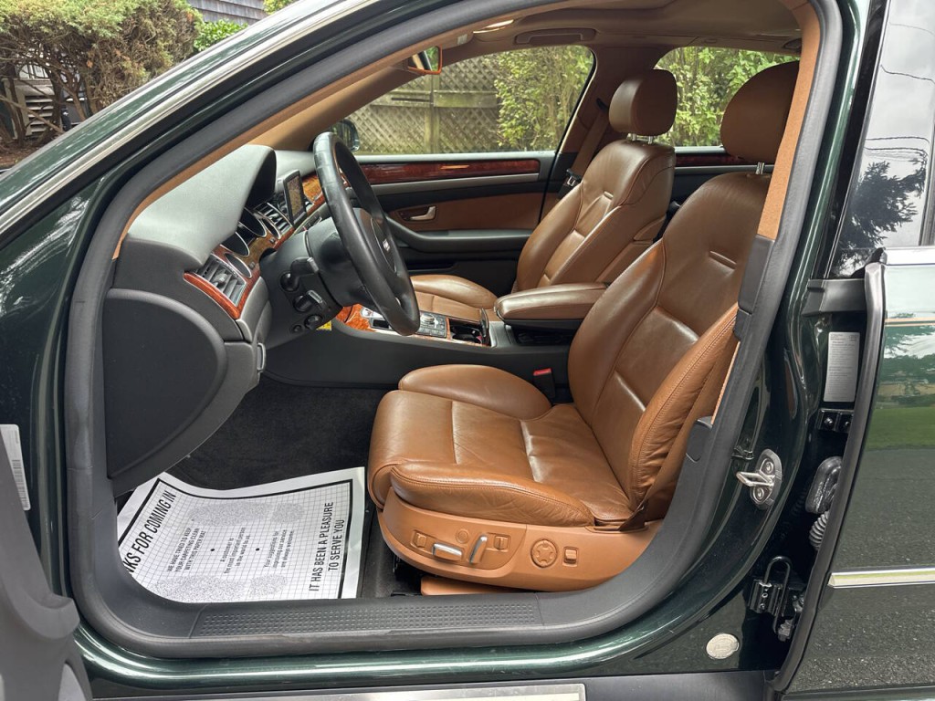 2004 Audi A8 Image 10