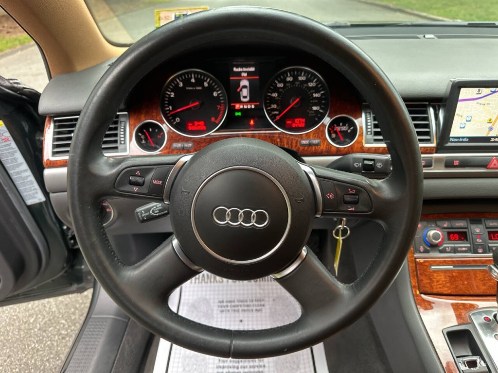 2004 Audi A8 Image 11