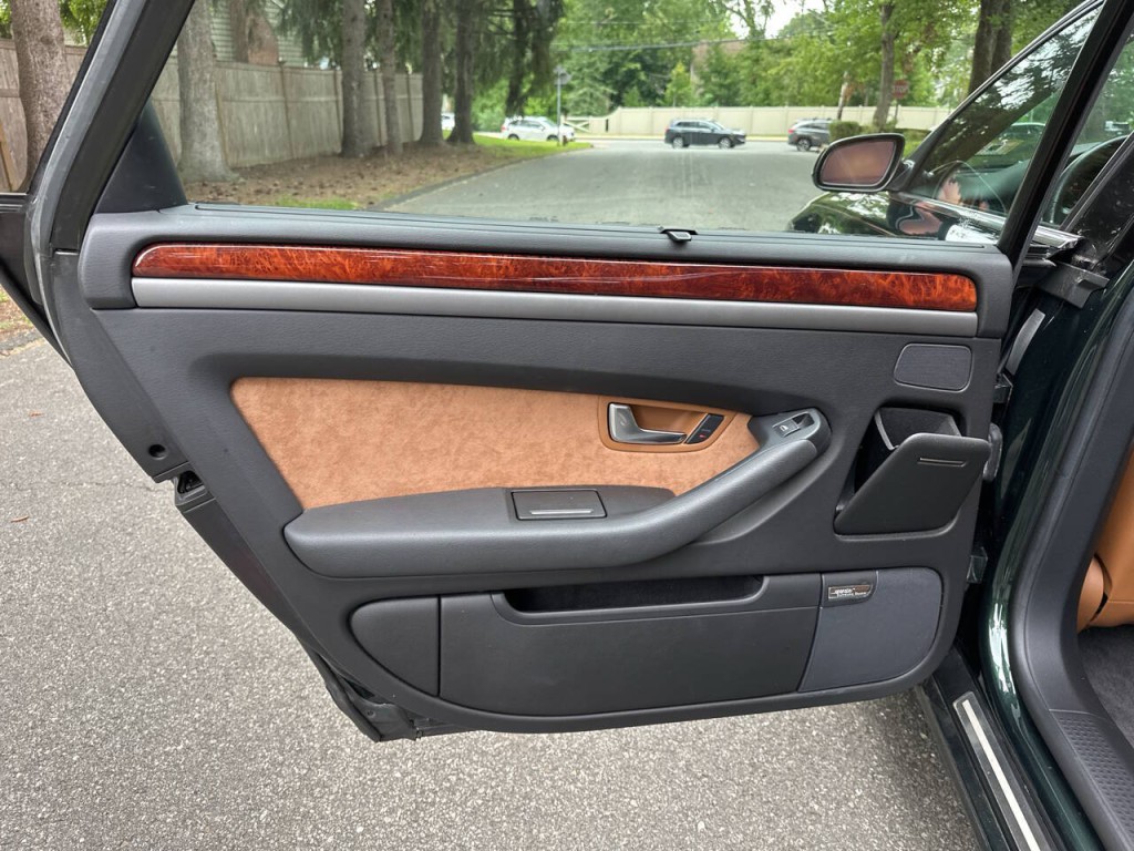 2004 Audi A8 Image 19