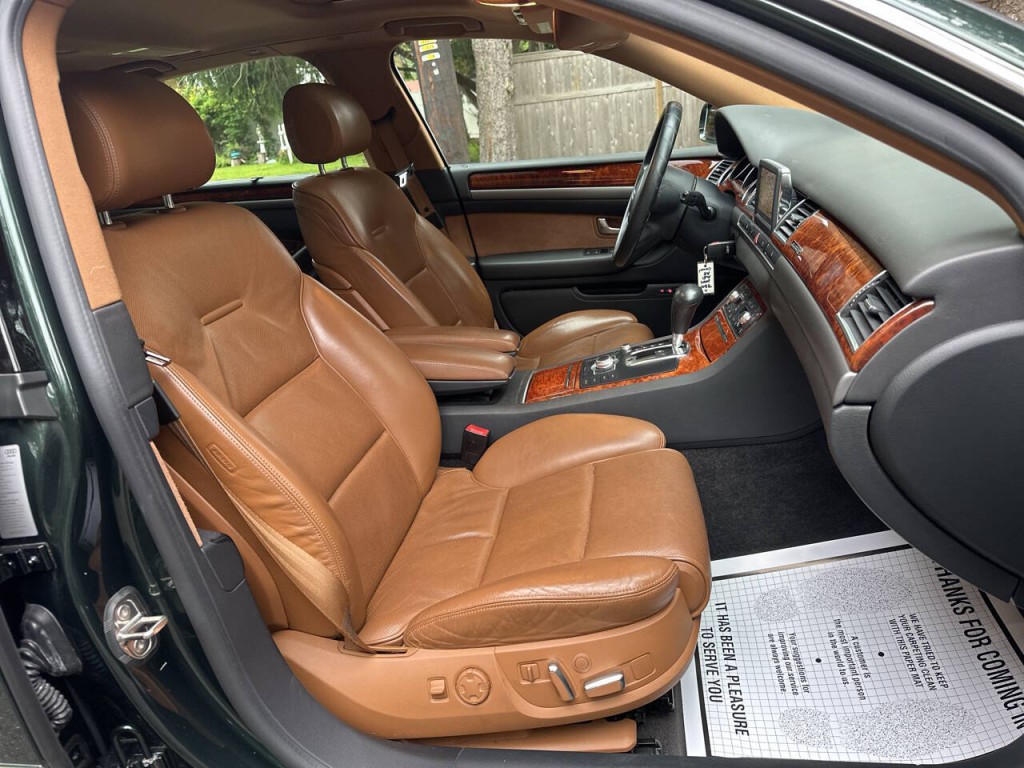 2004 Audi A8 Image 20