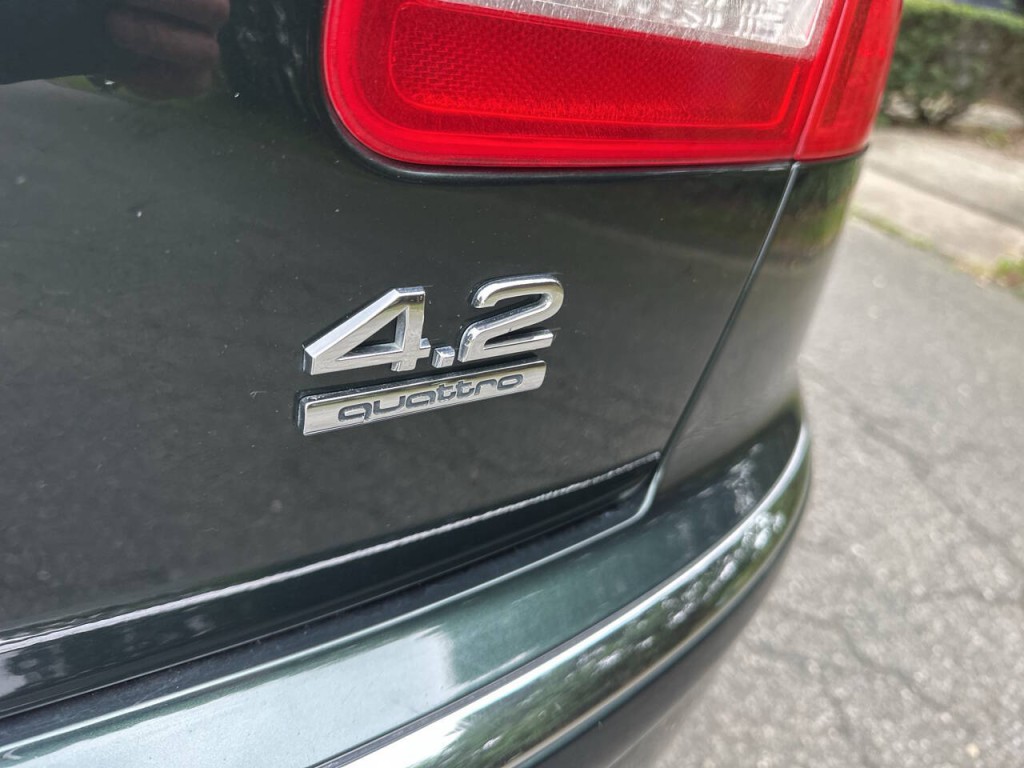 2004 Audi A8 Image 30