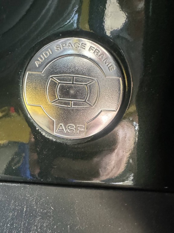 2004 Audi A8 Image 32