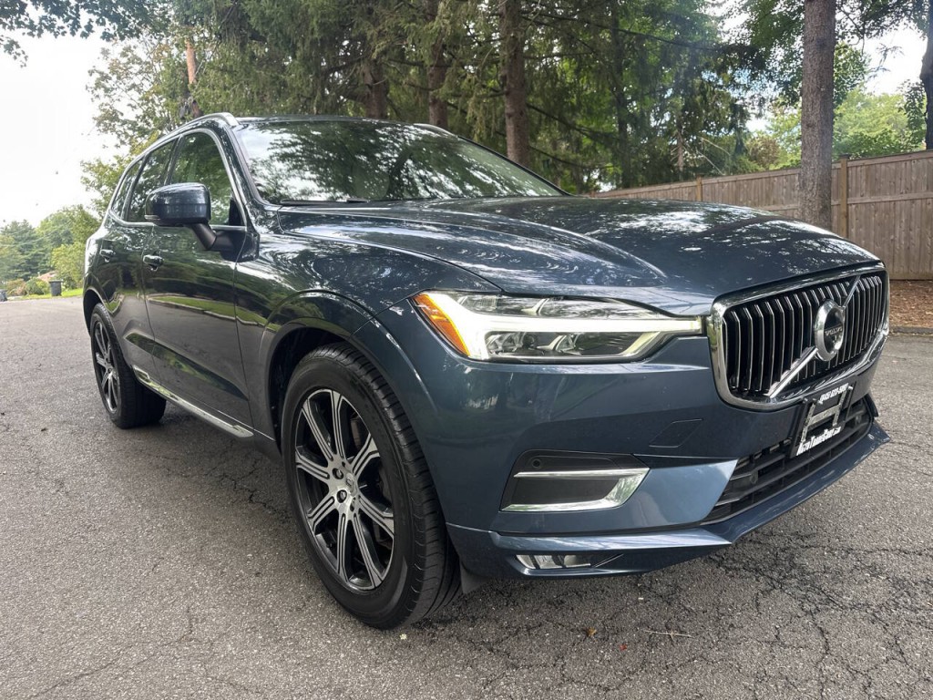 2021 Volvo XC60 Image 2