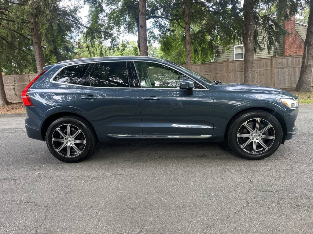 2021 Volvo XC60 Image 3