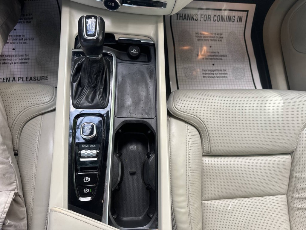 2021 Volvo XC60 Image 16