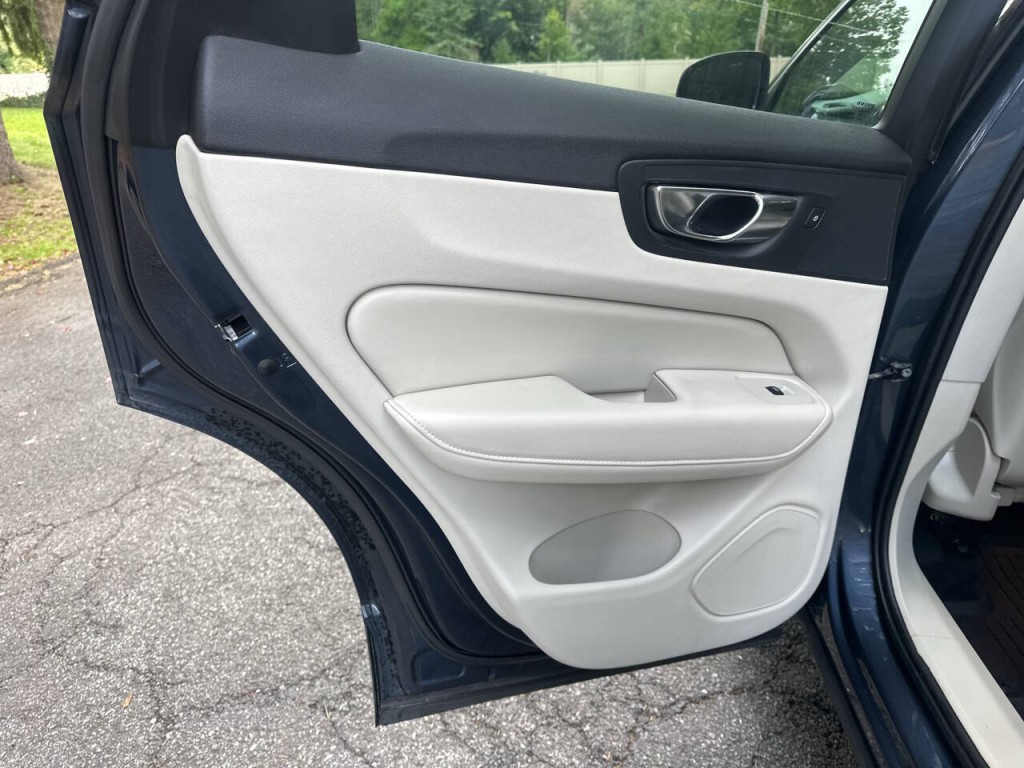 2021 Volvo XC60 Image 20