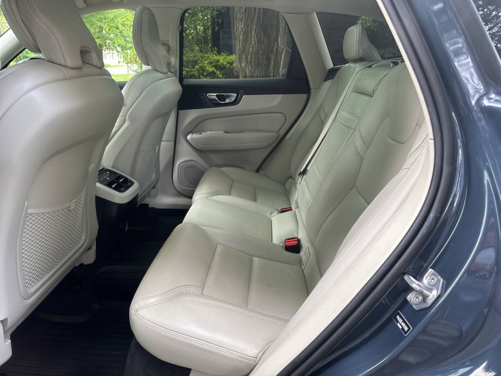 2021 Volvo XC60 Image 21