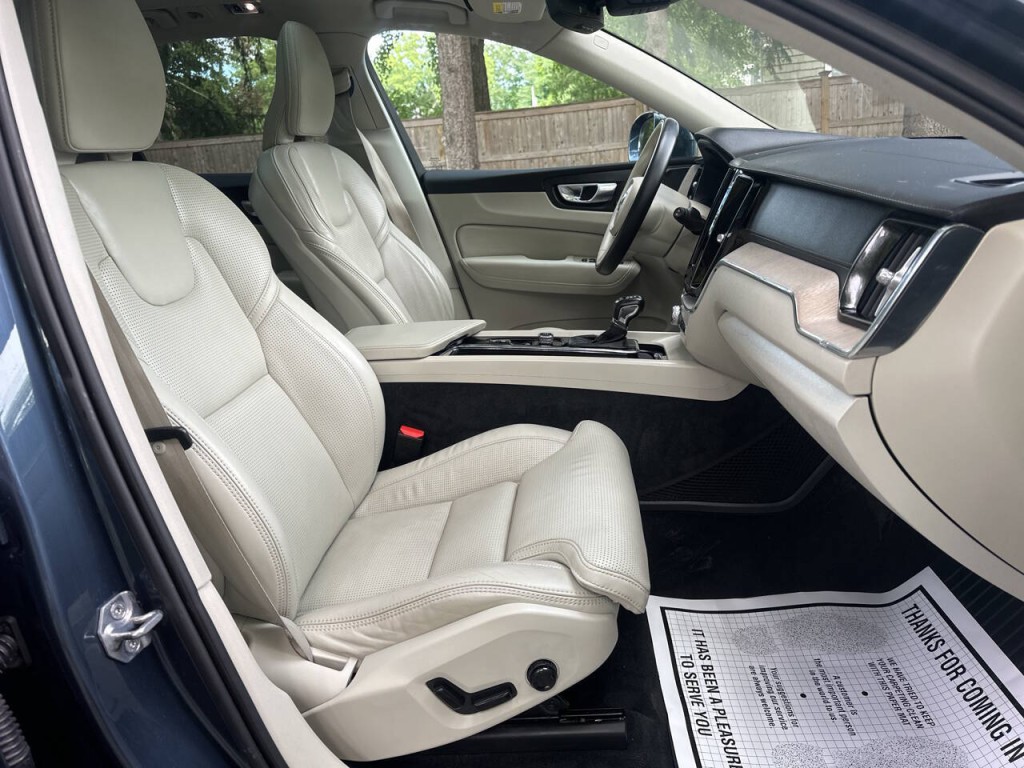 2021 Volvo XC60 Image 22