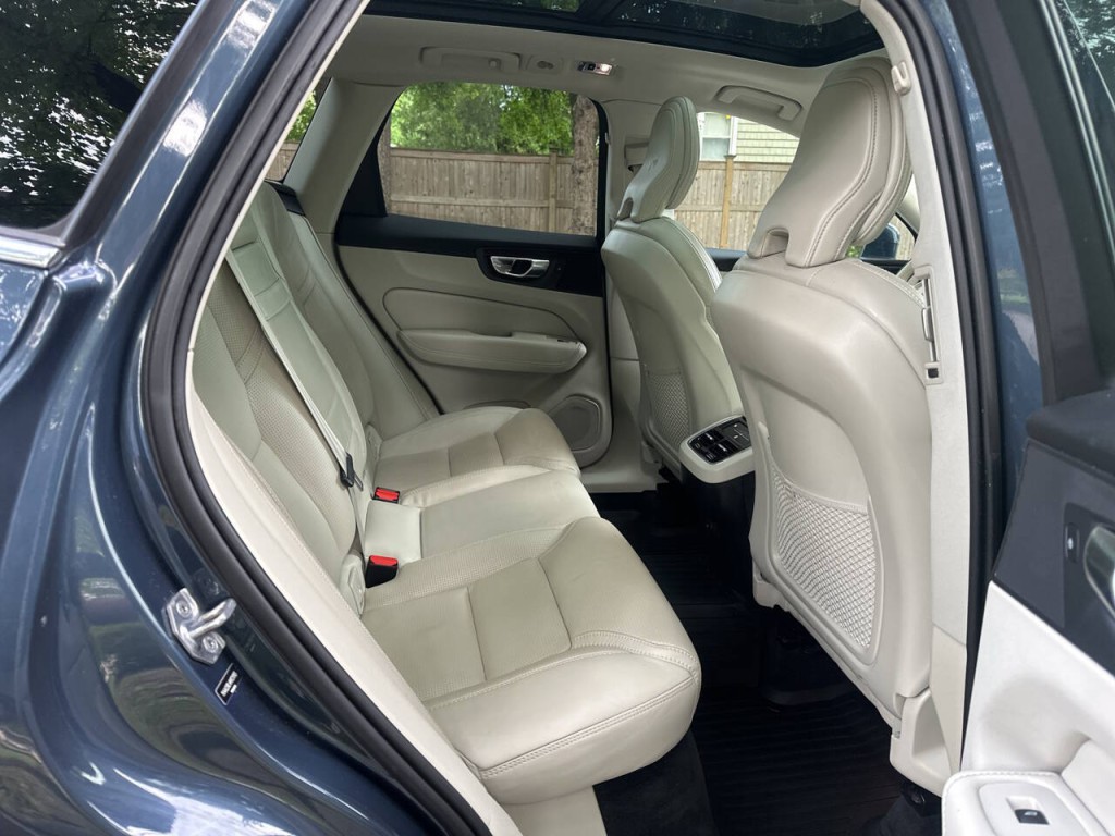 2021 Volvo XC60 Image 25