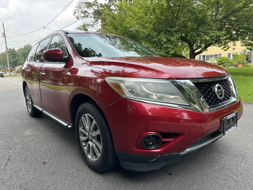 2013 Nissan Pathfinder Image 2