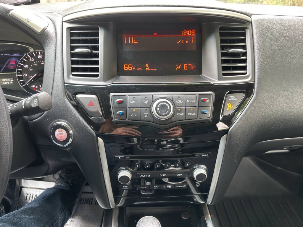 2013 Nissan Pathfinder Image 12