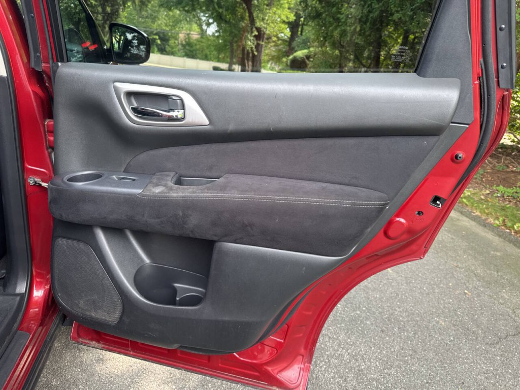 2013 Nissan Pathfinder Image 22