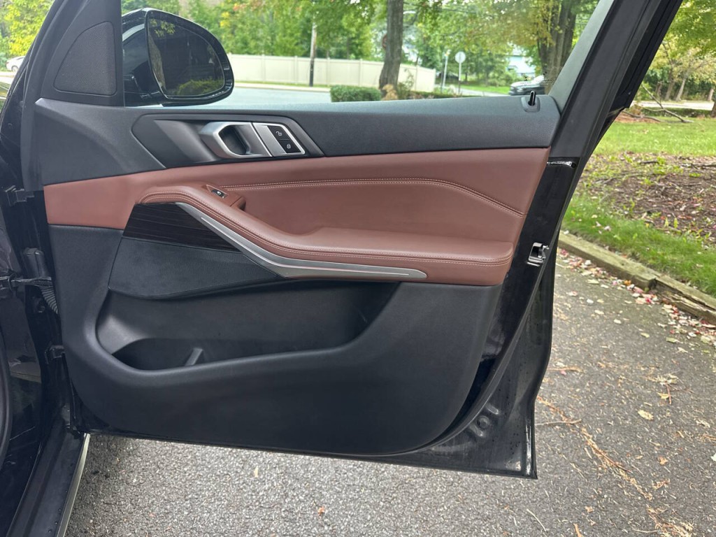 2019 BMW X5 Image 27