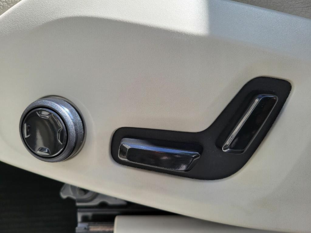 2016 Volvo XC90 Image 25
