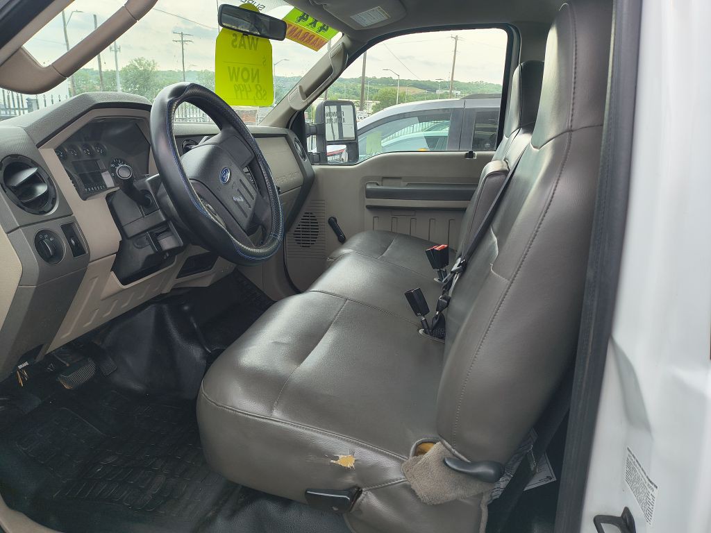 2010 Ford F-350 Image 4