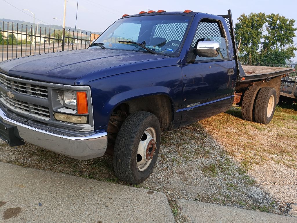 1998 Chevrolet C/K Image 3