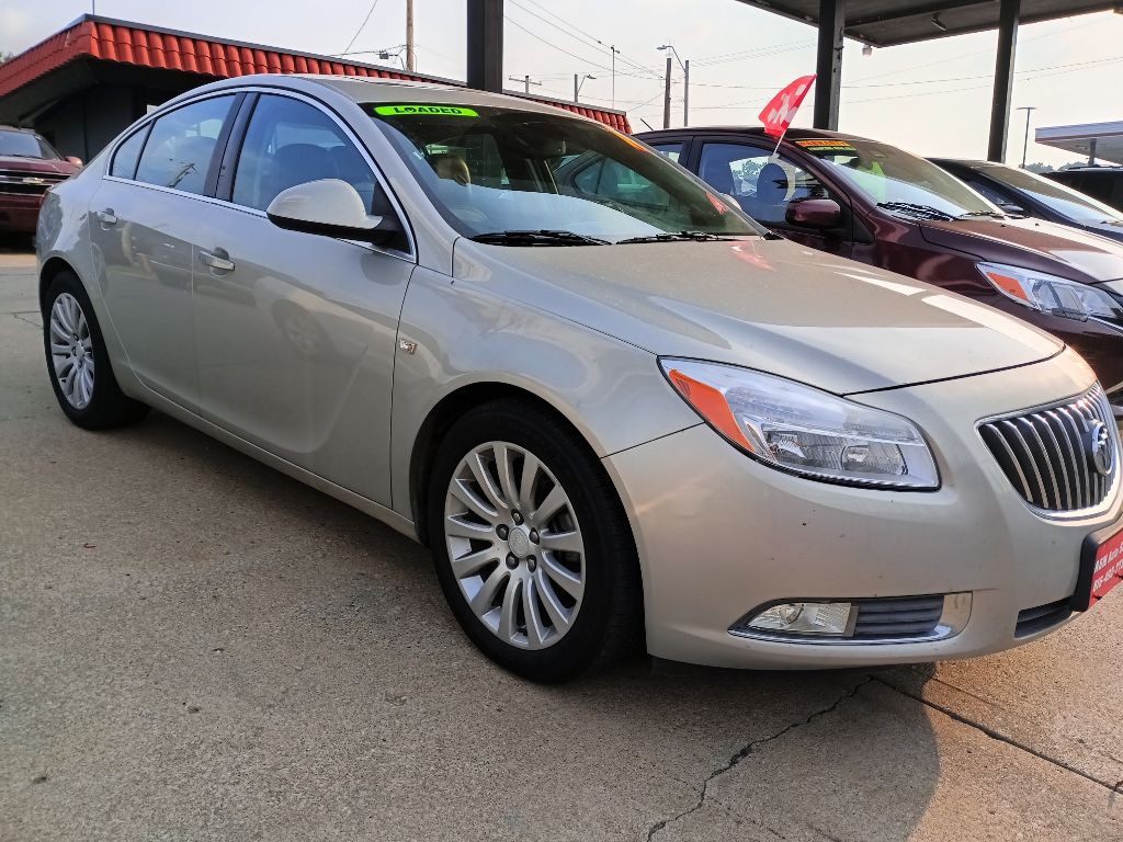 2011 Buick Regal Image 3