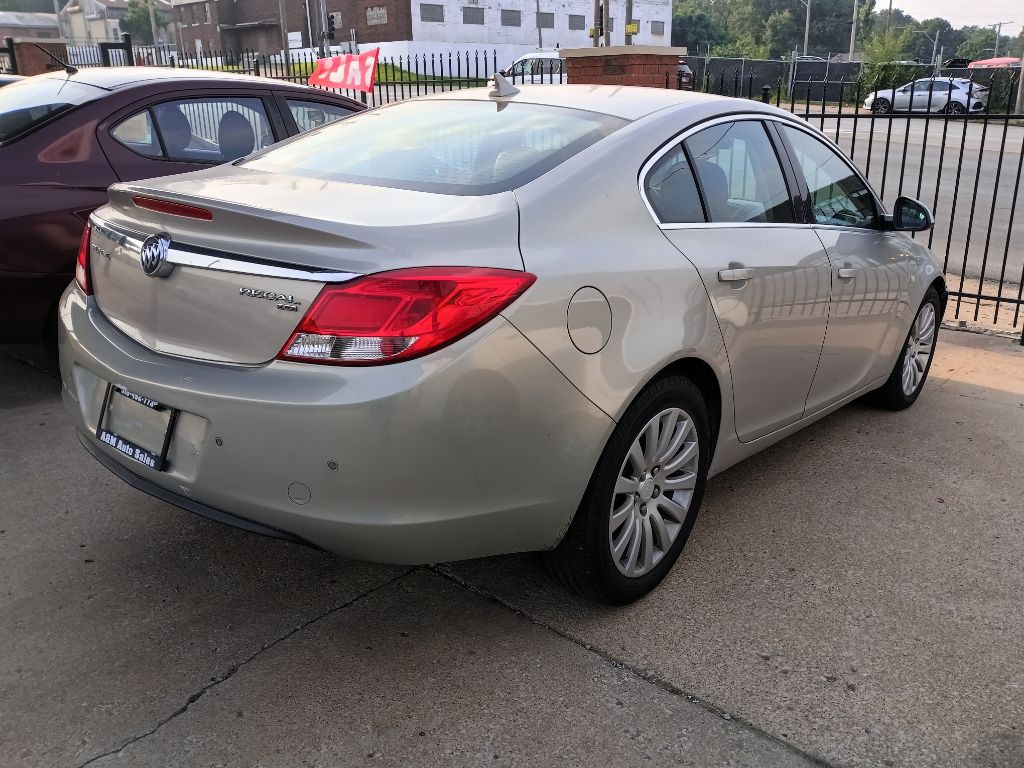 2011 Buick Regal Image 4