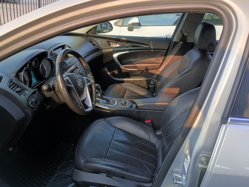 2011 Buick Regal Image 9