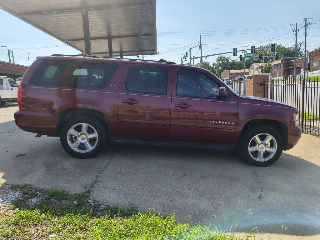2007 Chevrolet Suburban Image 4