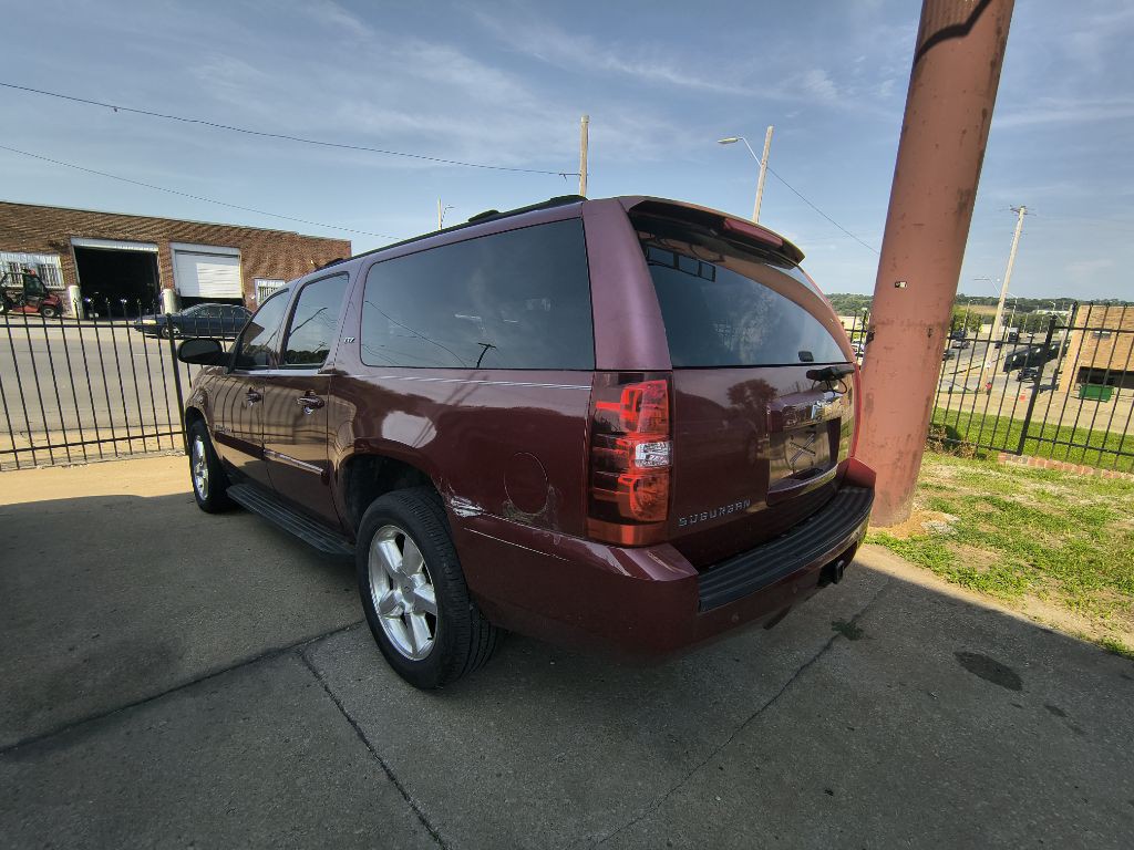 2007 Chevrolet Suburban Image 7