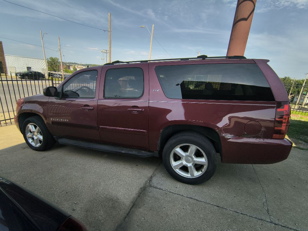 2007 Chevrolet Suburban Image 8