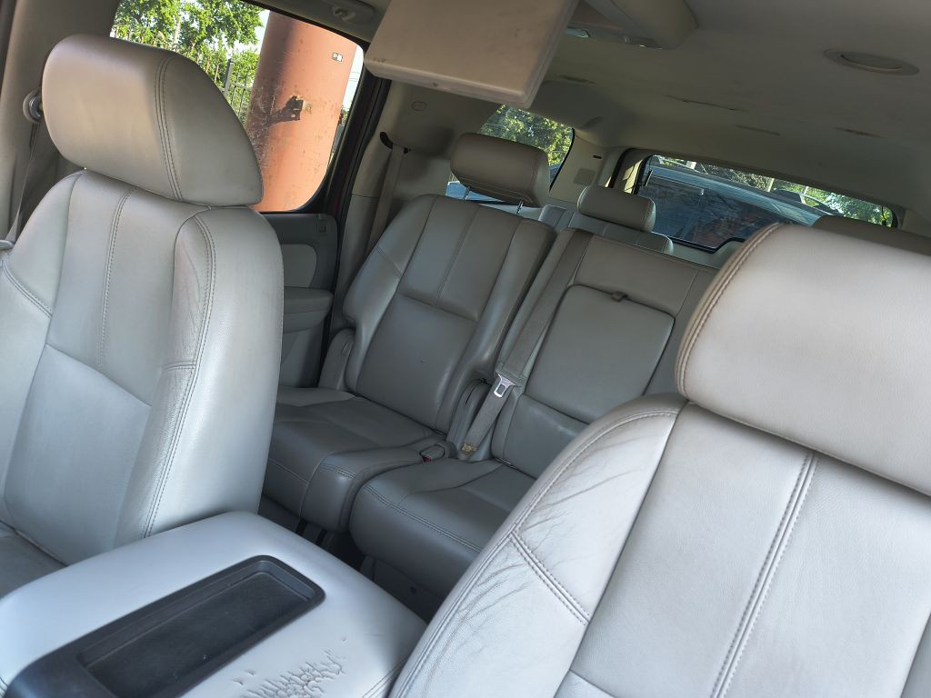 2007 Chevrolet Suburban Image 11