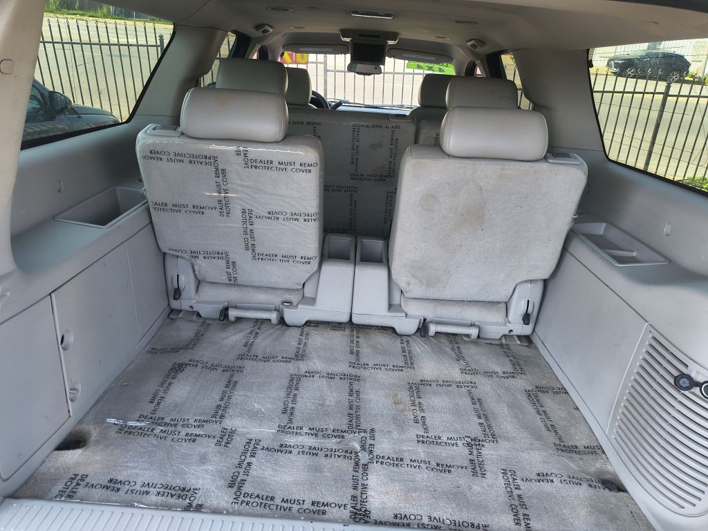 2007 Chevrolet Suburban Image 12