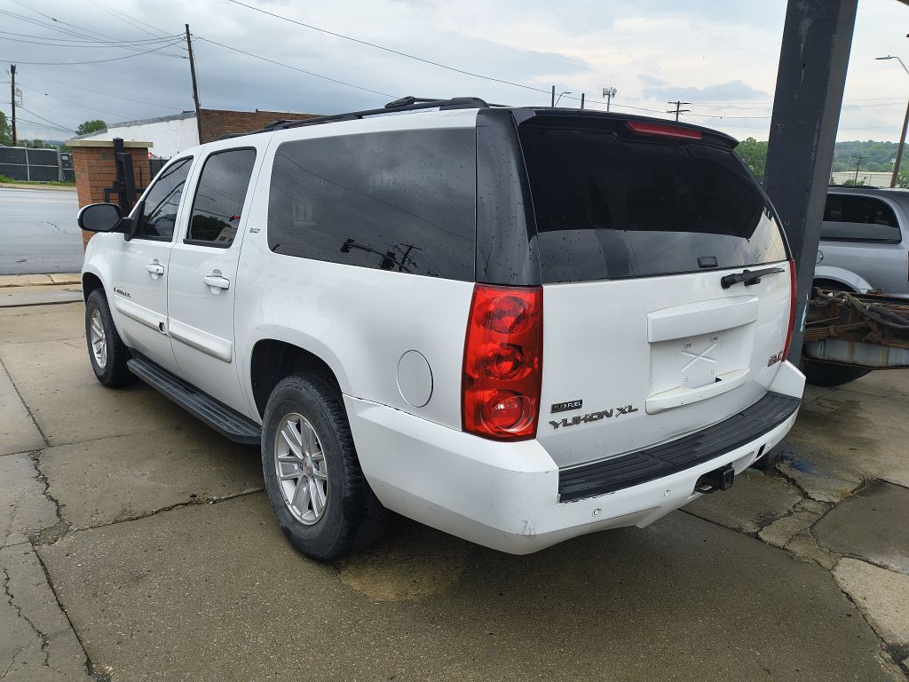 2008 GMC Yukon Image 3