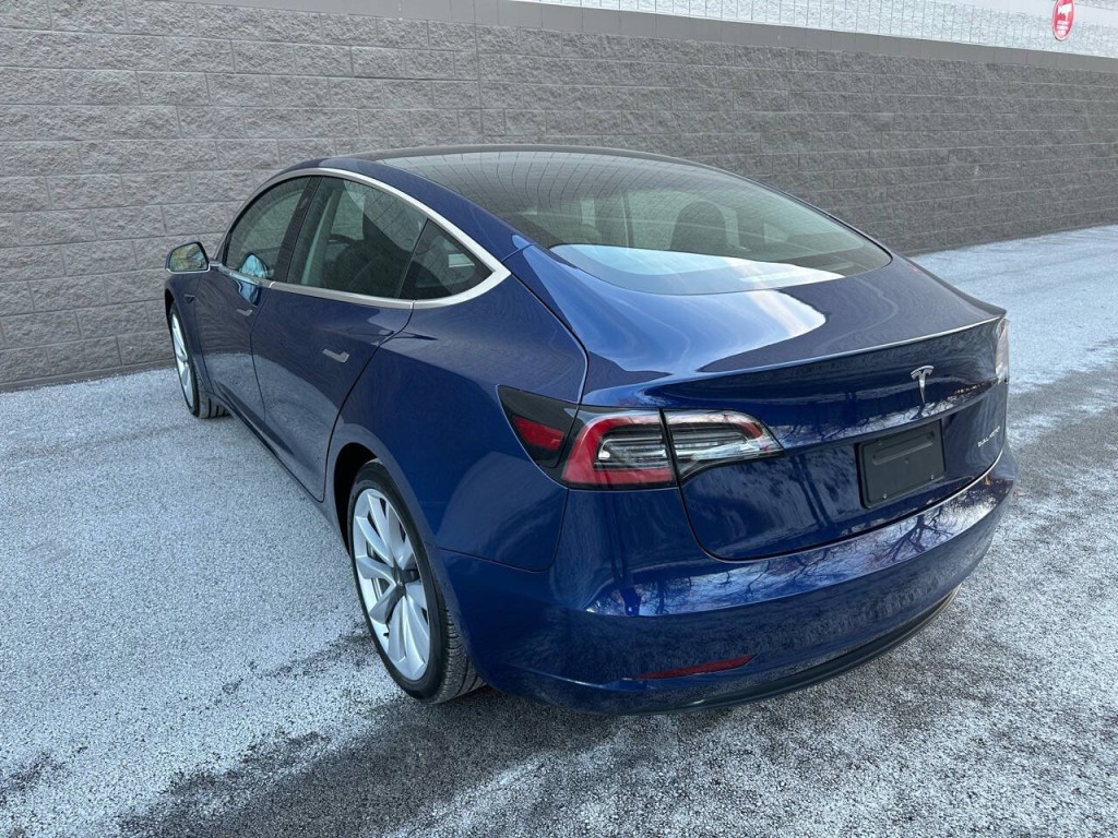 2019 Tesla Model 3 Image 18