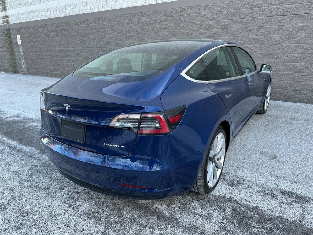 2019 Tesla Model 3 Image 22
