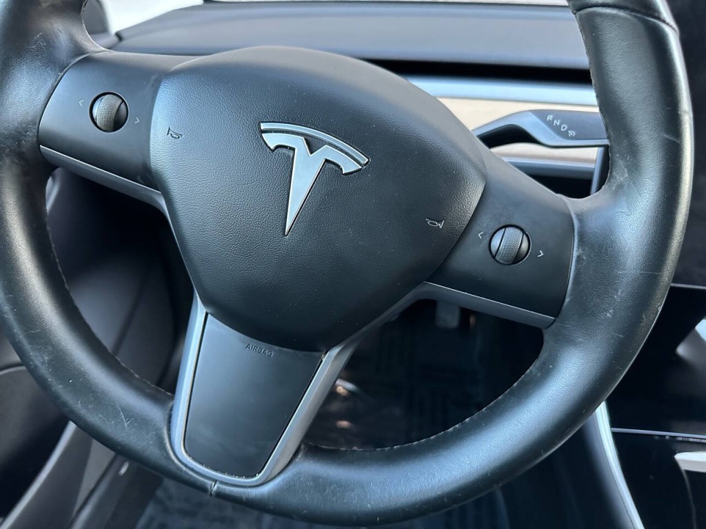 2019 Tesla Model 3 Image 35