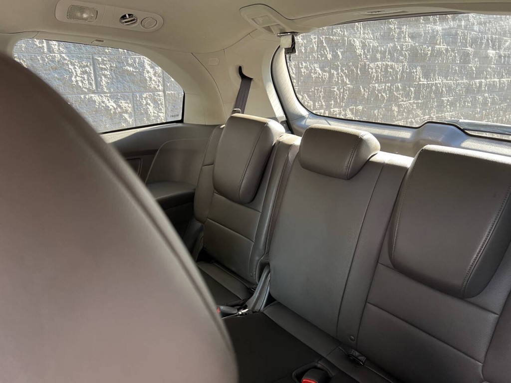 2014 Honda Odyssey Image 16