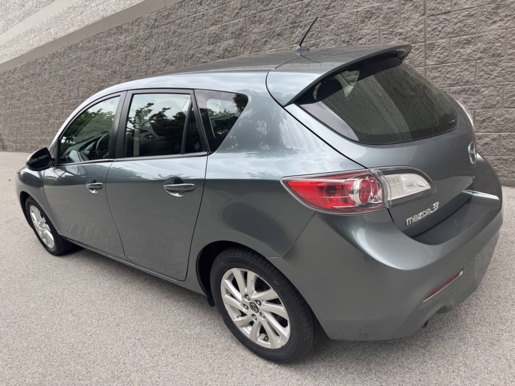 2013 Mazda Mazda3 Image 3