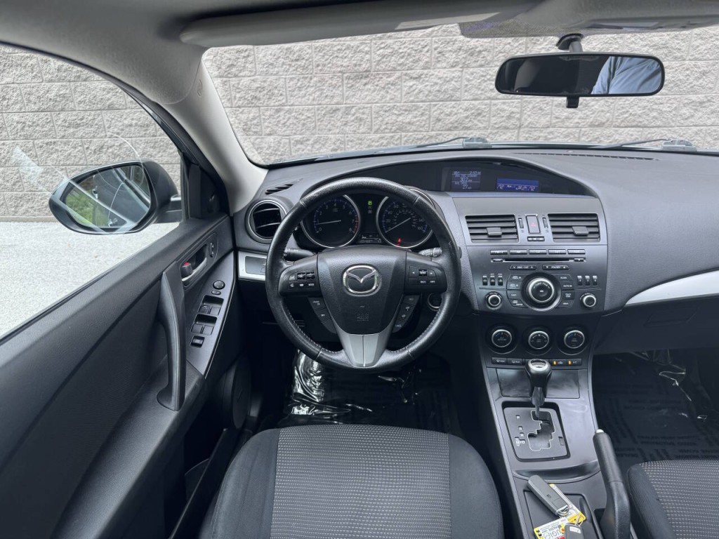 2013 Mazda Mazda3 Image 28