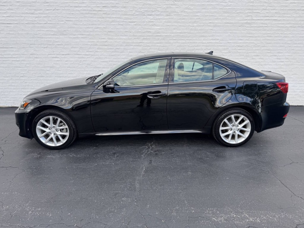 2011 Lexus IS 250 Image 2