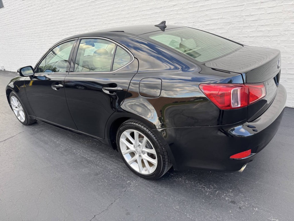 2011 Lexus IS 250 Image 3