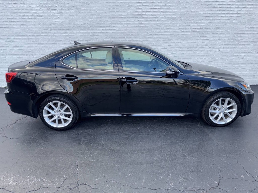 2011 Lexus IS 250 Image 9