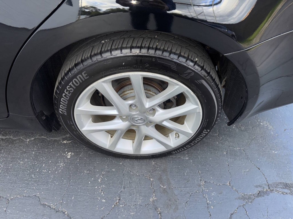 2011 Lexus IS 250 Image 16