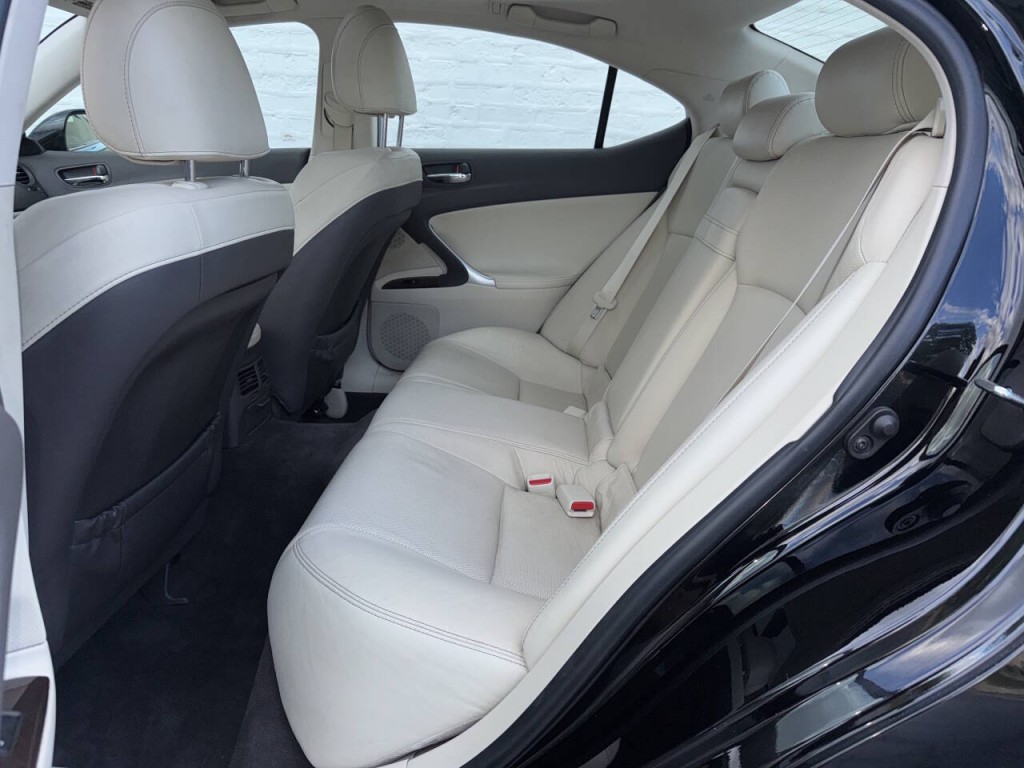 2011 Lexus IS 250 Image 20