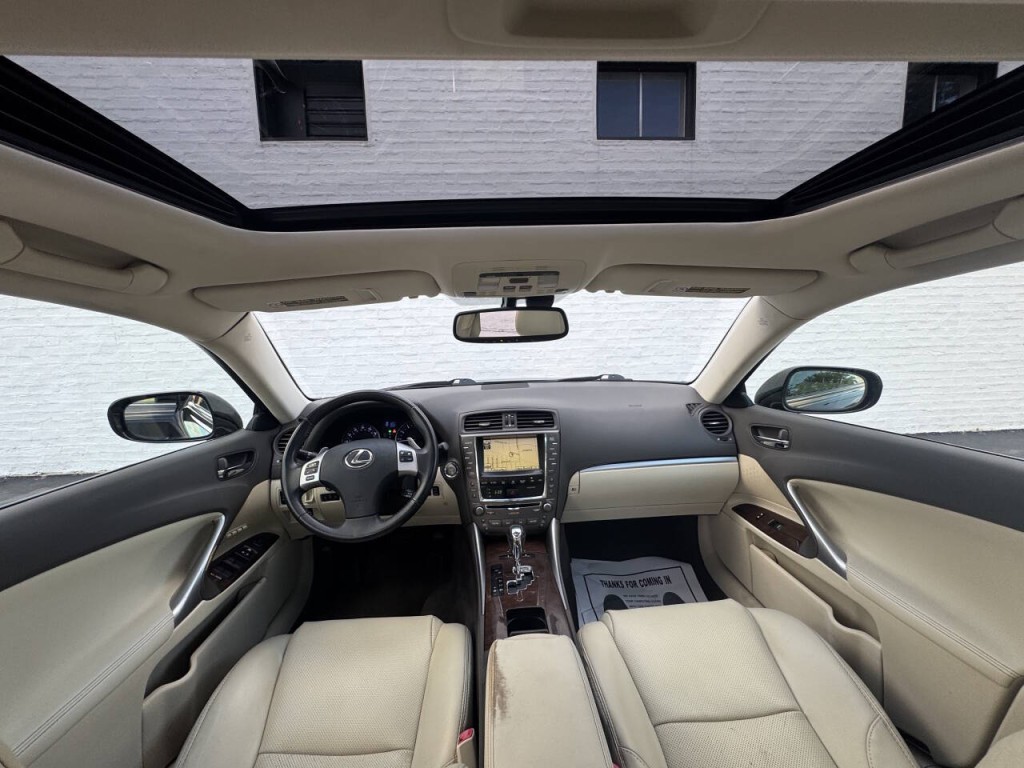 2011 Lexus IS 250 Image 25