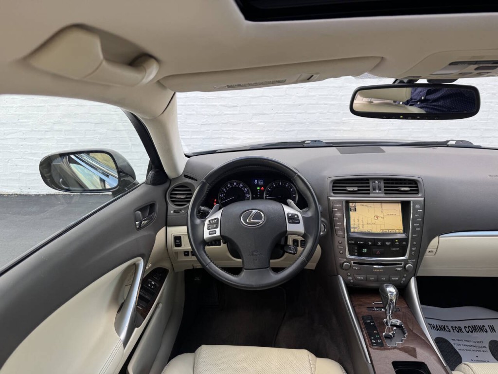 2011 Lexus IS 250 Image 26