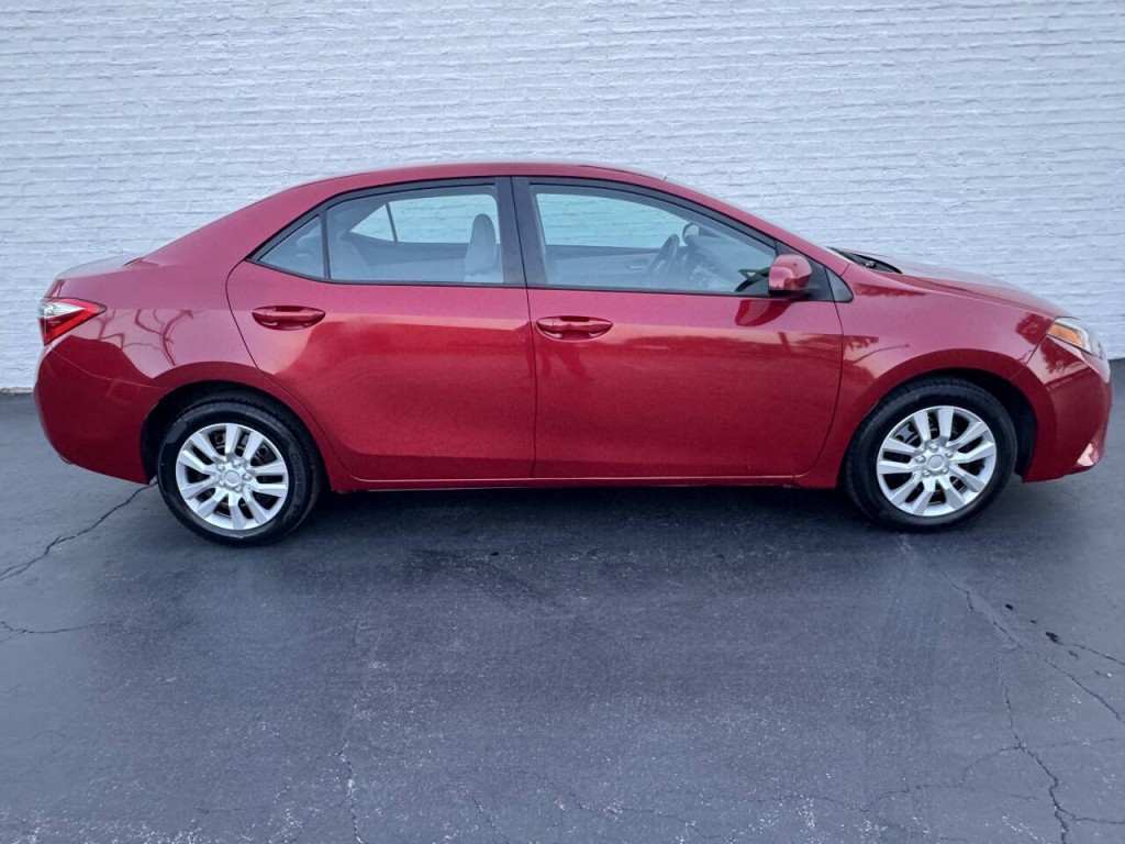 2016 Toyota Corolla Image 9