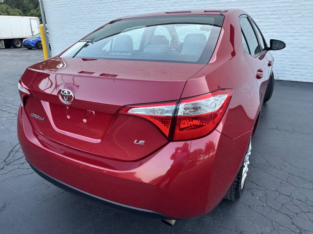 2016 Toyota Corolla Image 12