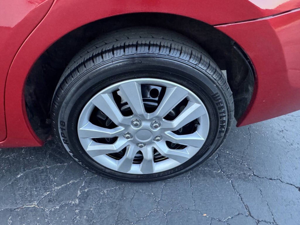 2016 Toyota Corolla Image 16