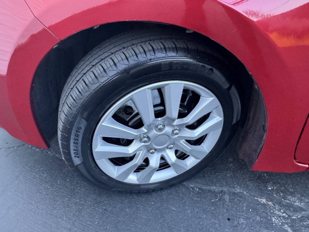 2016 Toyota Corolla Image 17