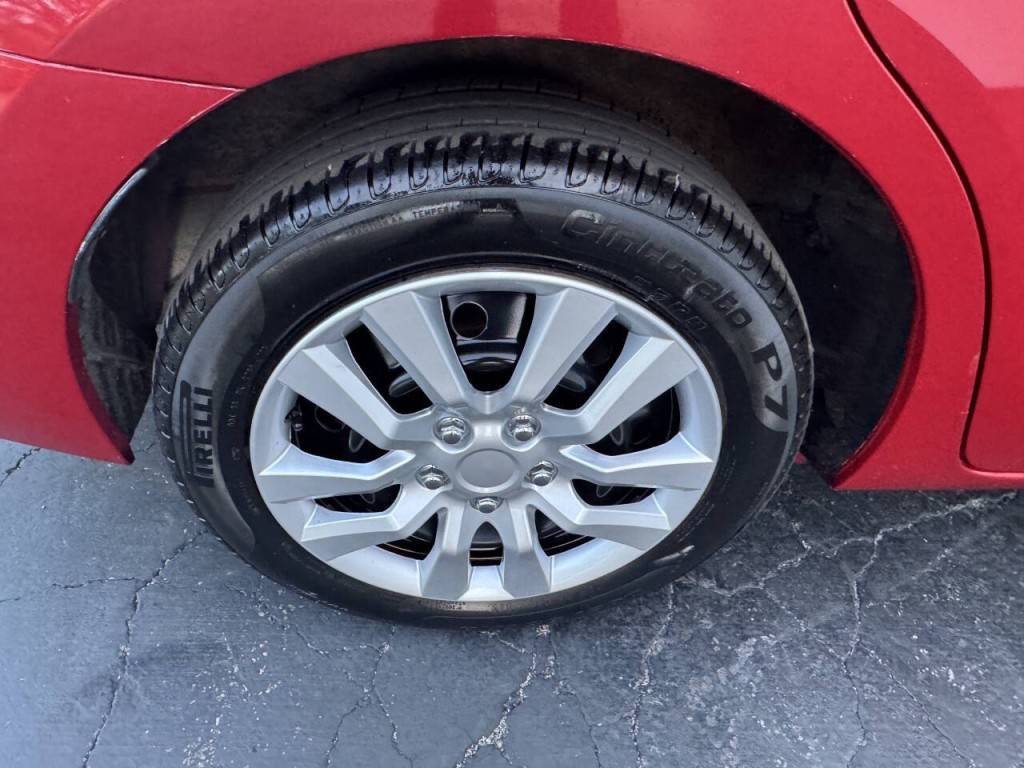 2016 Toyota Corolla Image 18