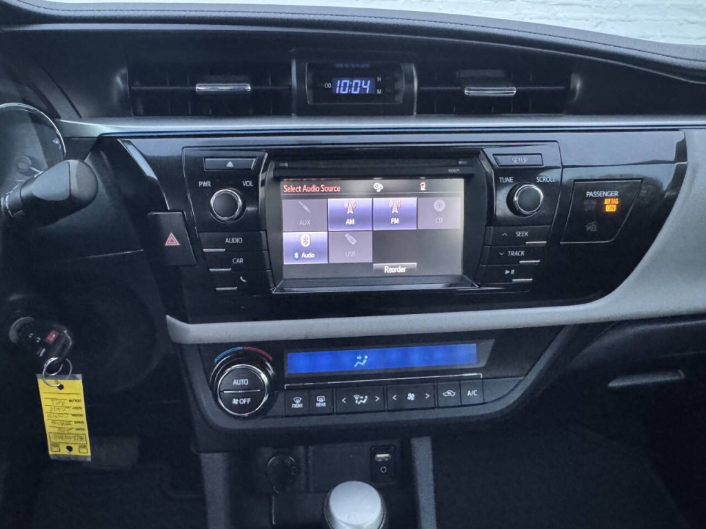 2016 Toyota Corolla Image 23